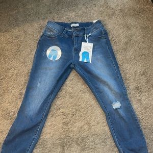 Woman’s jeans new with tags!